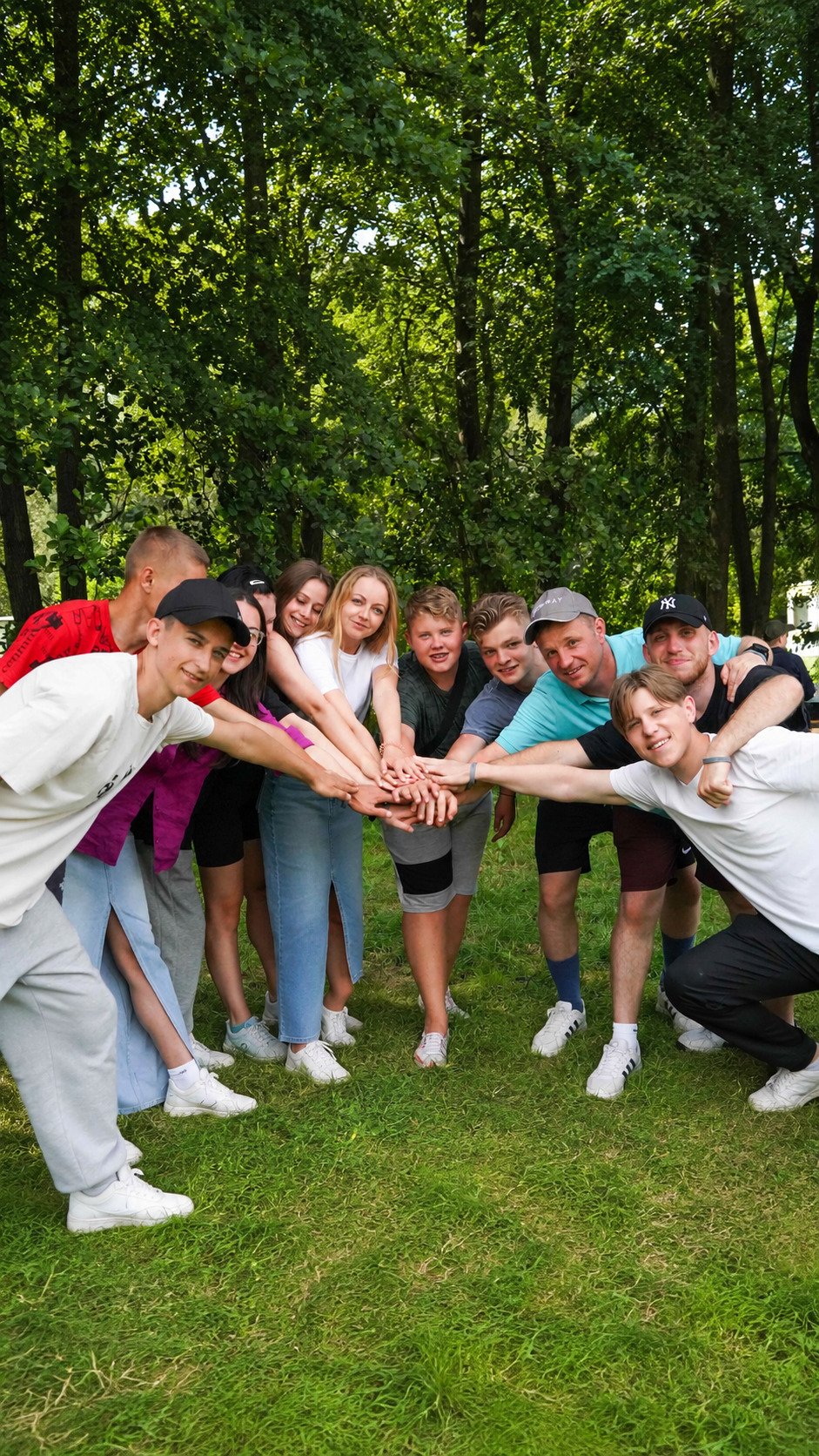 Молодь Crossway Camp